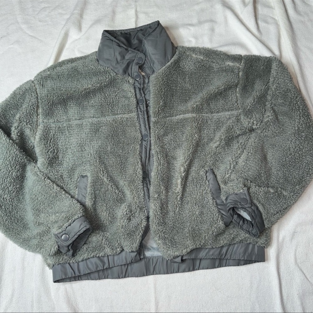 Women’s Gray Sherpa Jacket